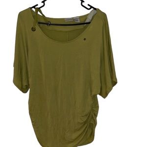 Newport News  XL chartreuse green tee grommet shirred detail, shirt tail hem